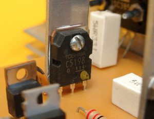D718 transistor