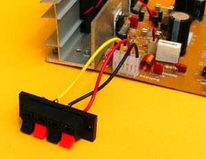 speaker output connector